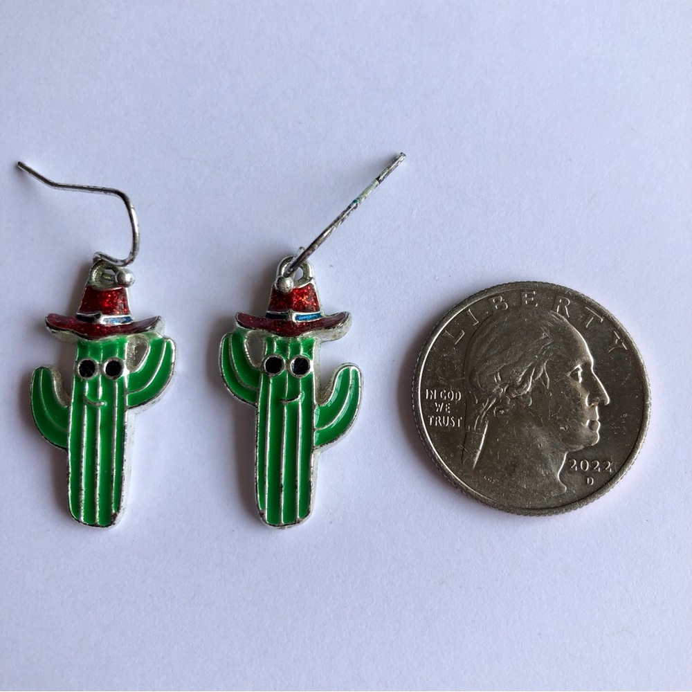 Enamel Cactus earrings red Cowboy hat with black round sunglasses - Picture 2 of 4